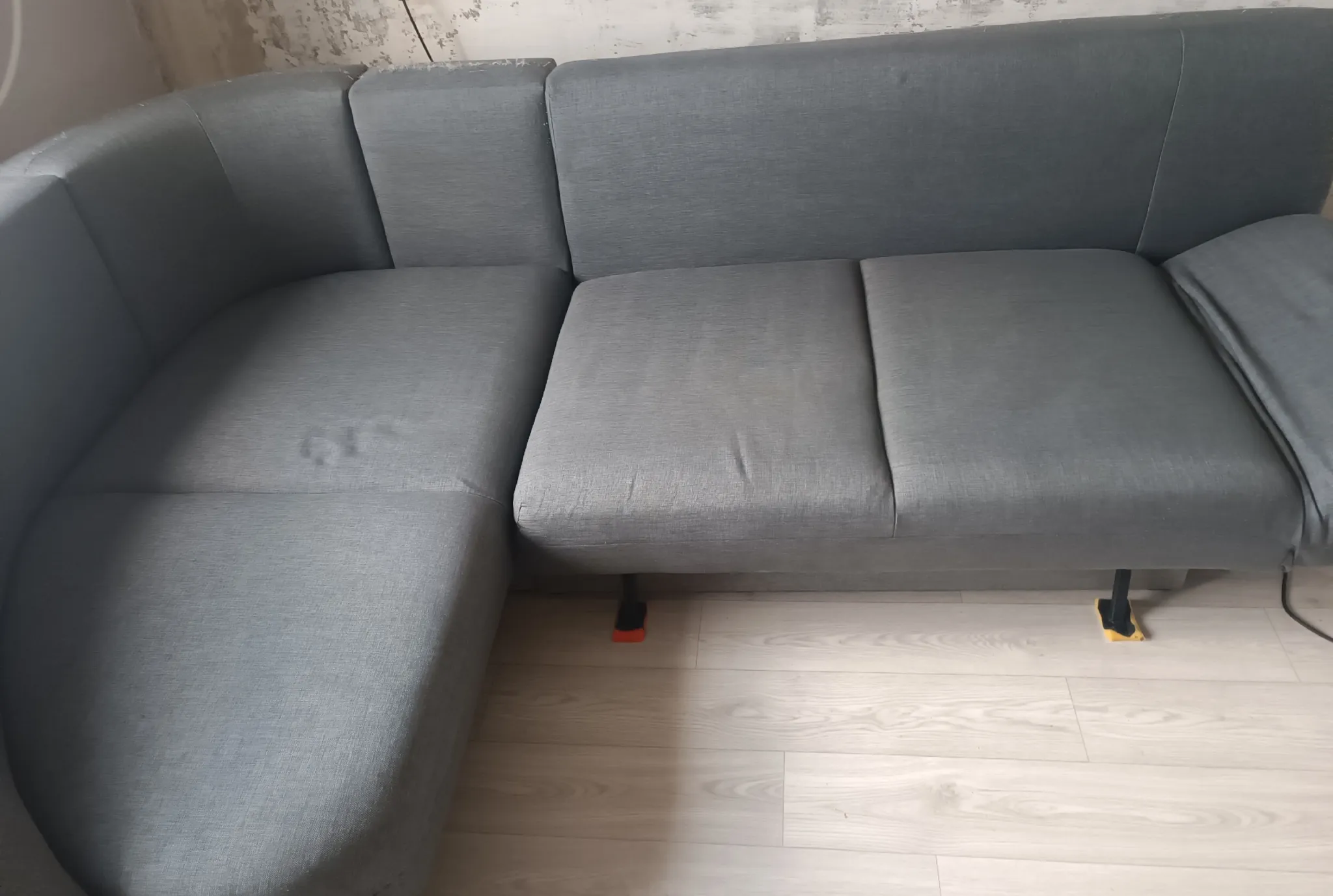 couch nach der Polsterreinigung in Solingen durch Polsterbiorein
